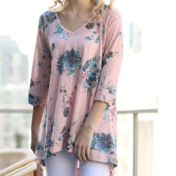 Wonderland by Orange Tops - Floral Blush Pullover Tunic
